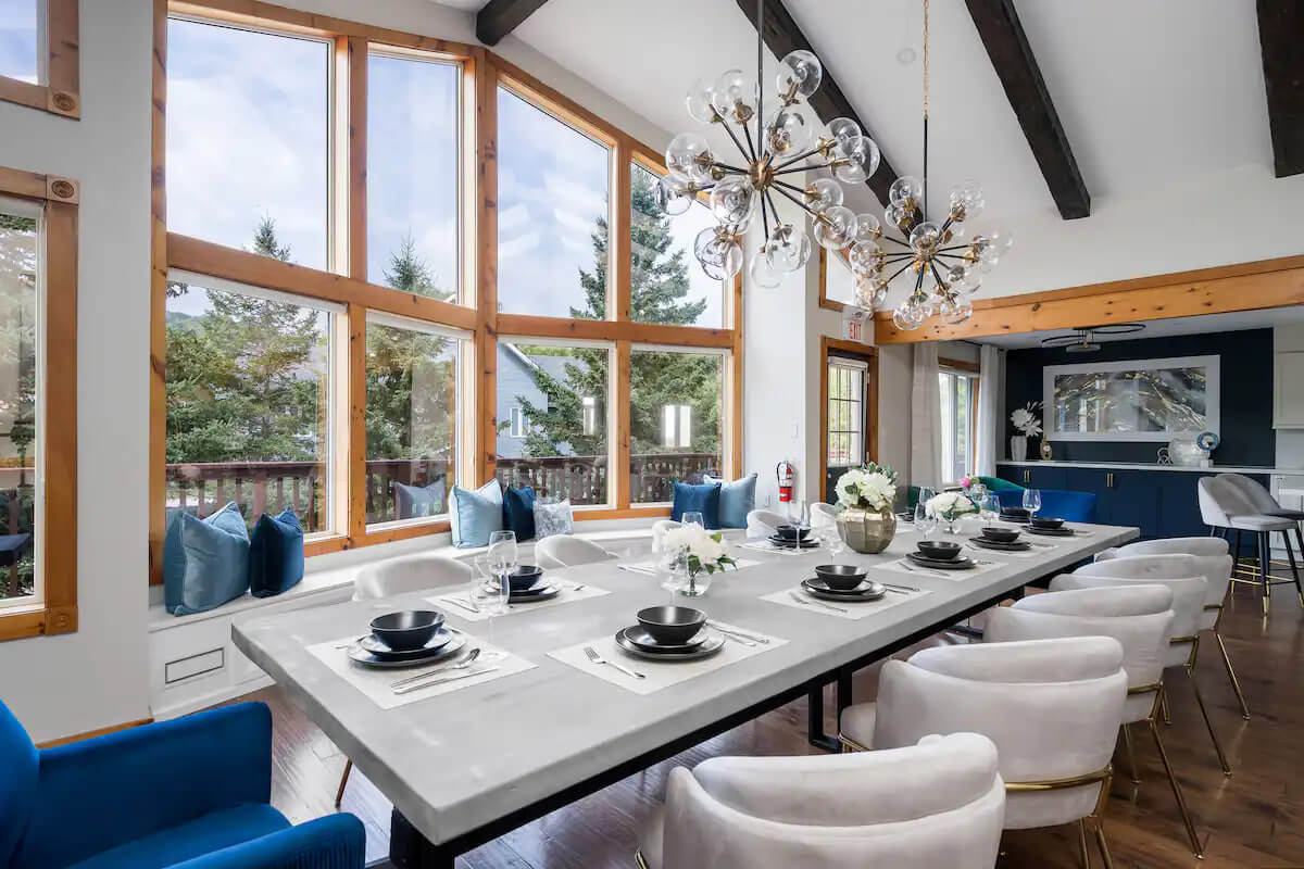 Quality Bars and Lounges